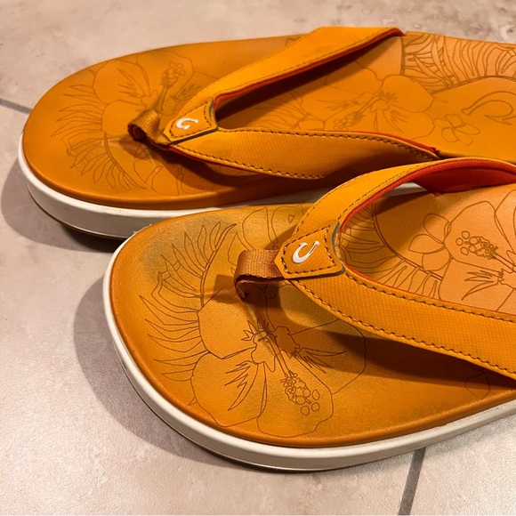 Olukai Wet Grip Sandals Size 7 Orange Yellow - Picture 4 of 5